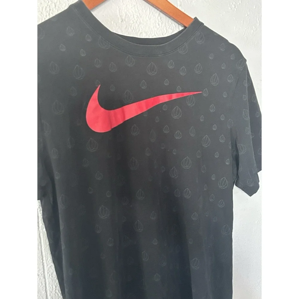 Dri-Fit‎ The Nike Tee Red Swoosh Basketball Raindrops Black T-Shirt S Athleisure